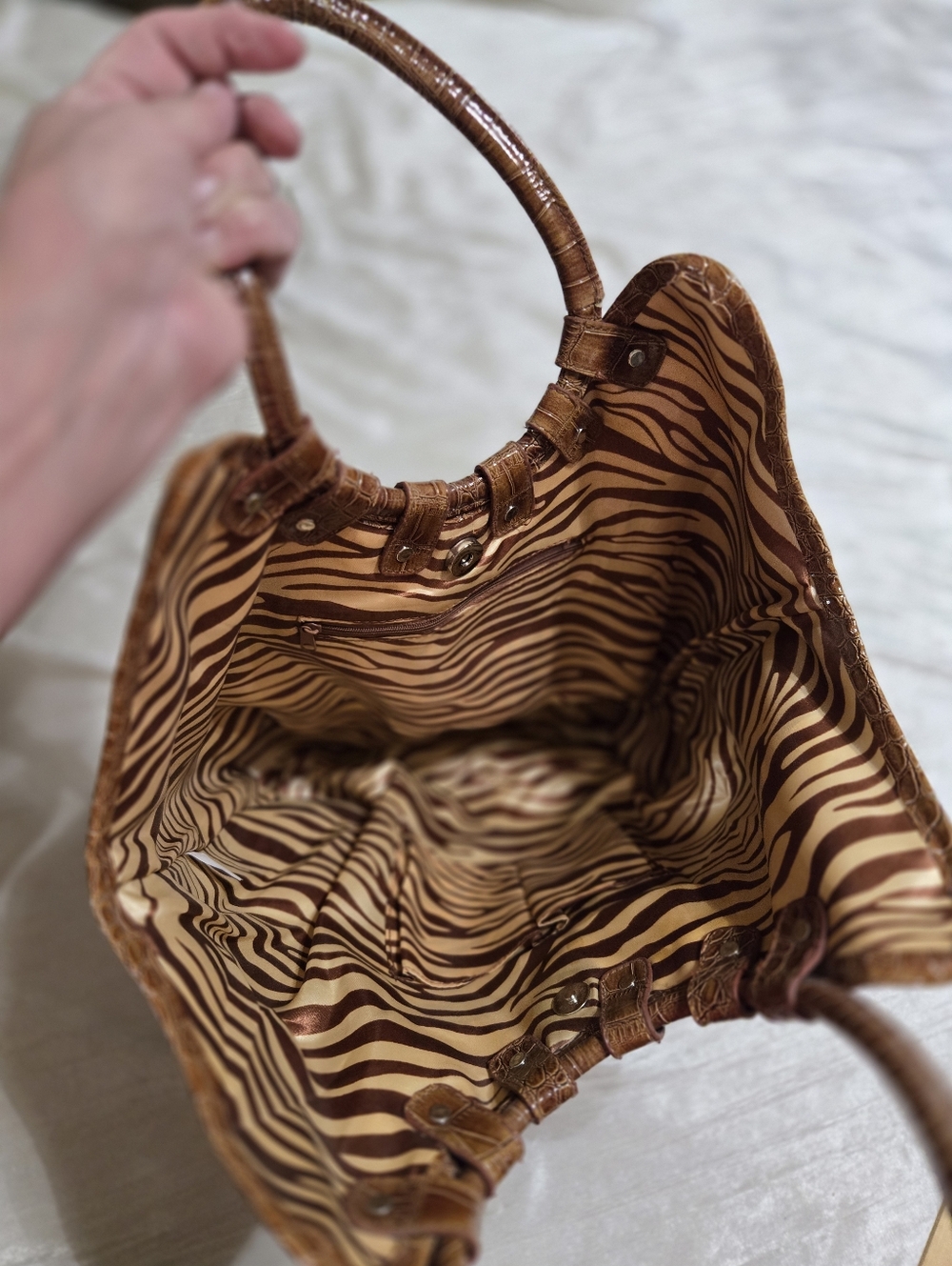 Croc-Embossed Brown Faux Leather Tote Bag - Picture 6 of 7